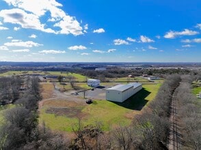 1050 Cairo Rd, Gallatin, TN for lease Interior Photo- Image 2 of 16