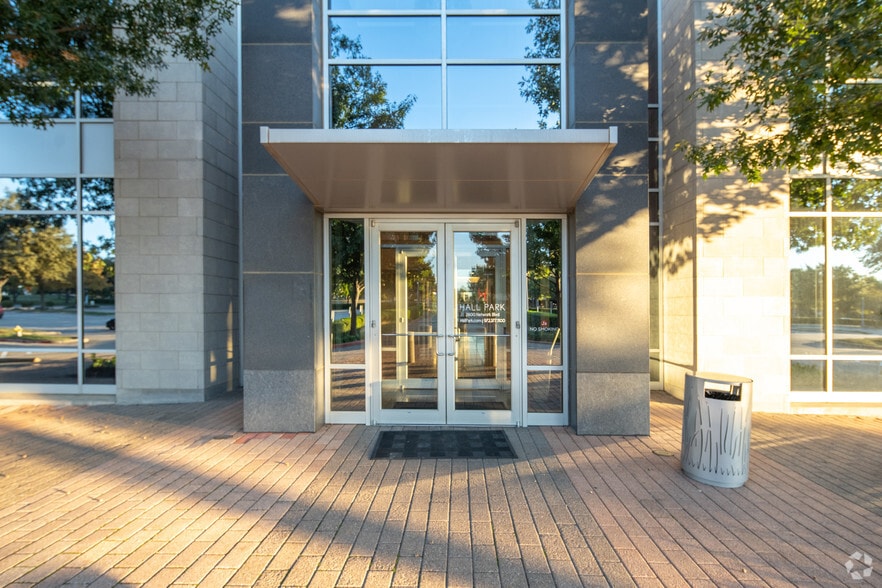 2600 Network Blvd, Frisco, TX for lease - Building Photo - Image 2 of 14