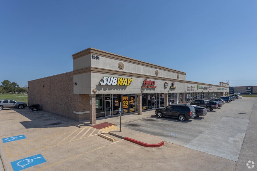 1591 E Hwy 6, Alvin, TX à vendre - Photo du bâtiment - Image 2 de 19