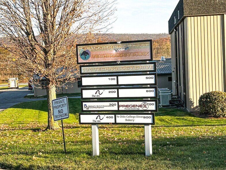171 Technology Dr, Boalsburg, PA à vendre - Photo du bâtiment - Image 2 de 4