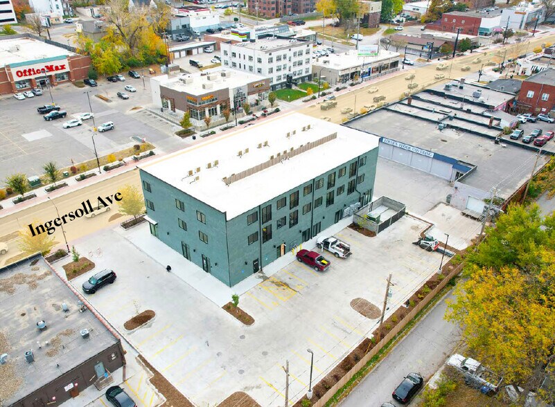 2701 Ingersoll Ave, Des Moines, IA à louer - Photo du bâtiment - Image 3 de 5