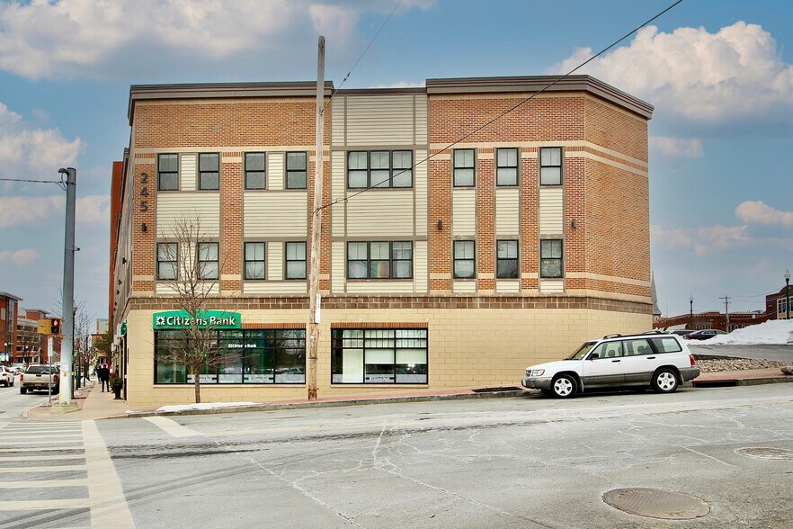 245 Broadway, Schenectady, NY à louer - Photo du bâtiment - Image 2 de 45