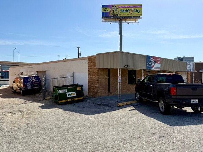 Plus de détails pour 5720-5722 Mobud St, San Antonio, TX - Industriel à louer