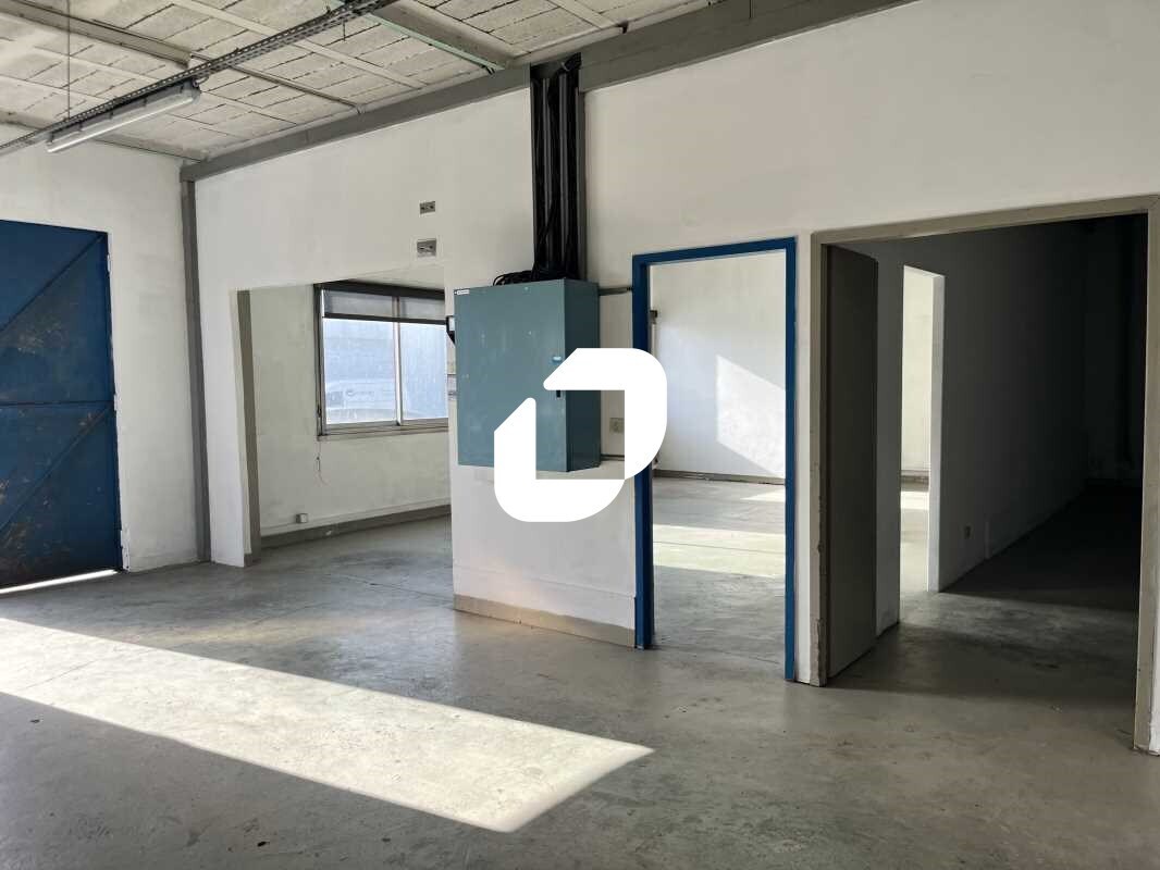 Office in Bègles for lease Interior Photo- Image 1 of 5