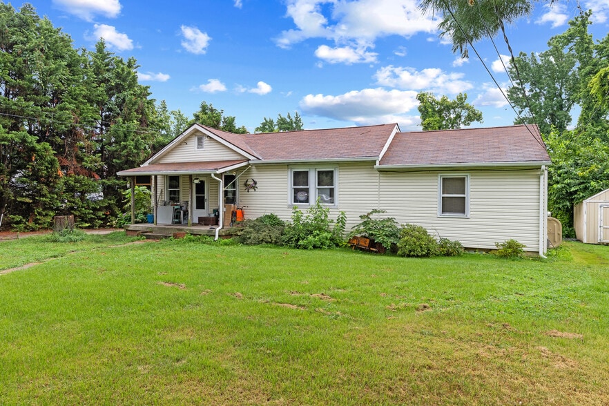 8002 Fort Smallwood Rd, Baltimore, MD for sale - Primary Photo - Image 1 of 17