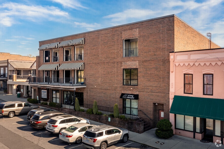 601 S Green St, Morganton, NC for lease - Building Photo - Image 1 of 10