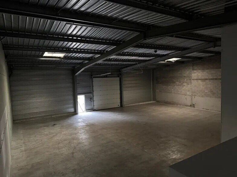 Industrial in Messein for lease - Interior Photo - Image 1 of 8