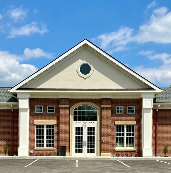 8250 Kenwood Rd, Cincinnati, OH for lease - Building Photo - Image 2 of 4