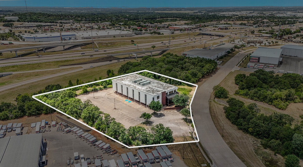 6900 Anderson Blvd, Fort Worth, TX for sale - Building Photo - Image 3 of 21