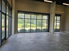 1005 Clancy Ave NE, Grand Rapids, MI à louer Photo du bâtiment- Image 2 de 8