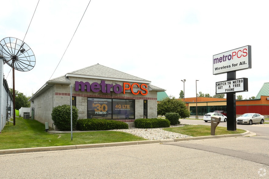 3423 Miller Rd, Flint, MI for lease - Building Photo - Image 3 of 3