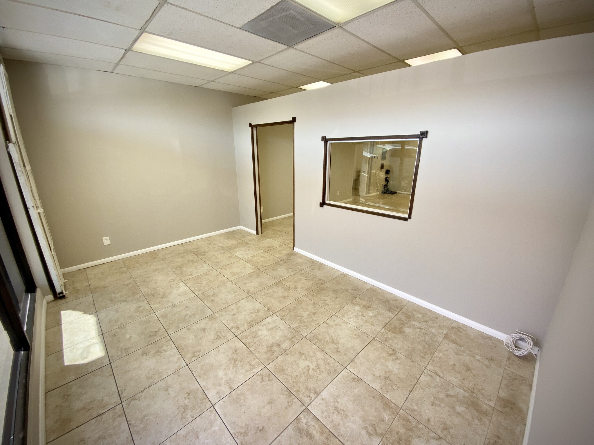 3857 Foothill Blvd, La Crescenta, CA à louer Photo intérieure- Image 1 de 11