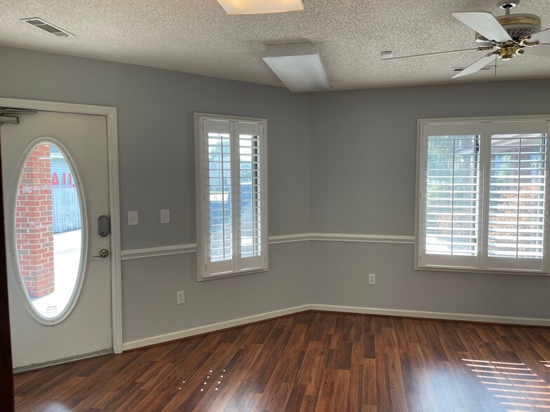 3844 Leeds Ave, North Charleston, SC for lease - Interior Photo - Image 3 of 7