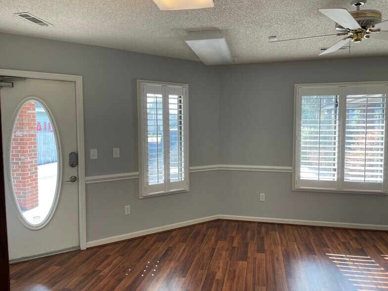 3844 Leeds Ave, North Charleston, SC à louer - Photo intérieure - Image 3 de 7