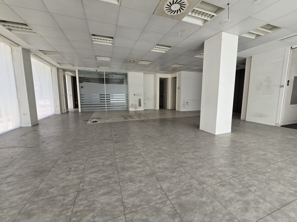 Logroño, LAR 26006 - Unit 1 - - Interior Photo - Image 2 of 6