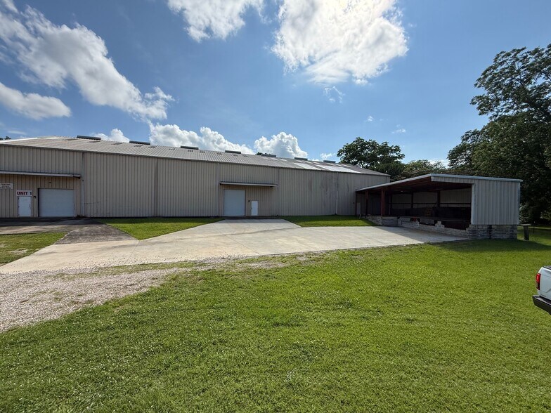 904 Geneva St, Opelika, AL à louer - Photo principale - Image 1 de 1