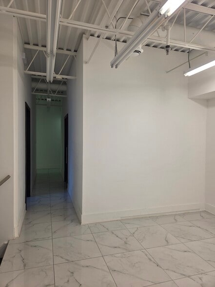 2337-2365 Rue Rue Guénette, Saint-Laurent, QC à vendre - Photo du bâtiment - Image 2 de 10