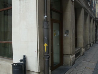 Plus de détails pour Multi-résidentiel à vendre