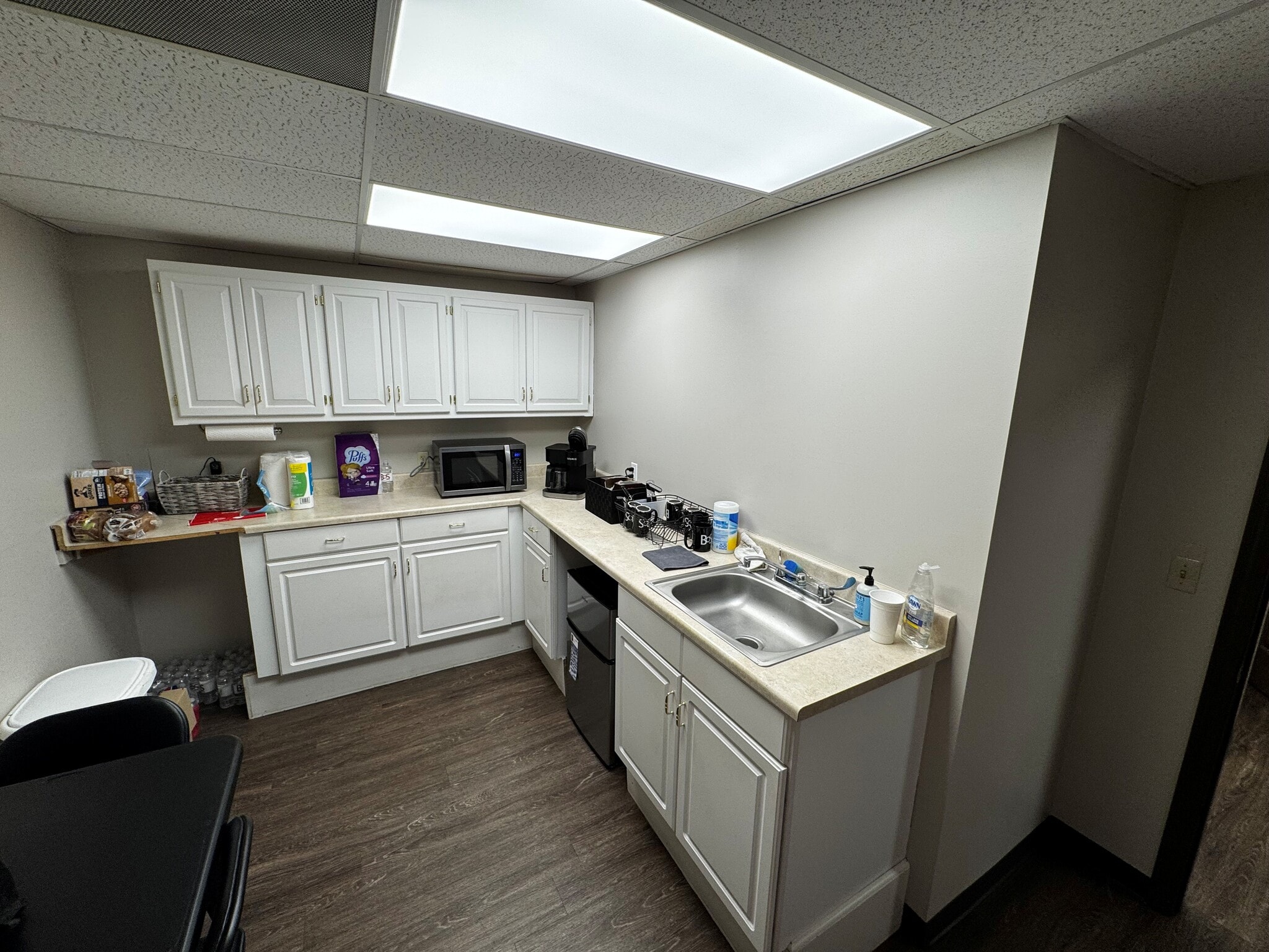 1170 W Kansas St, Liberty, MO for lease Interior Photo- Image 1 of 7