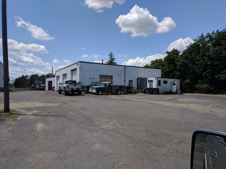 85 Hayden Rowe St, Hopkinton, MA à vendre - Photo du bâtiment - Image 2 de 11