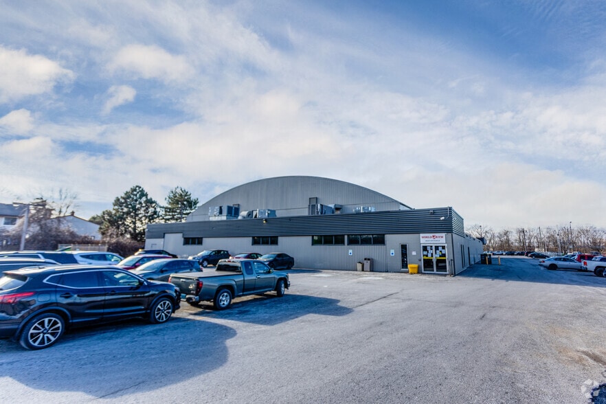 370 Ontario St, St Catharines, ON for lease - Building Photo - Image 2 of 5