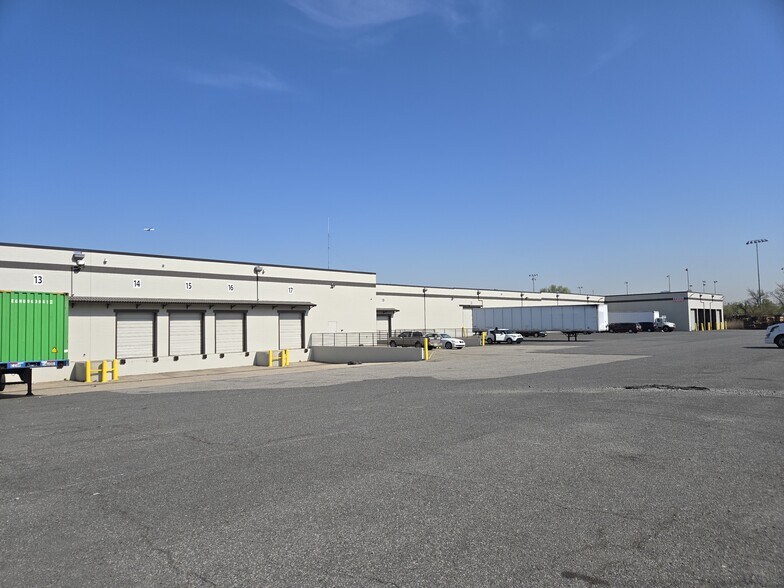 45 Linden Ave E, Jersey City, NJ for lease - Building Photo - Image 2 of 3
