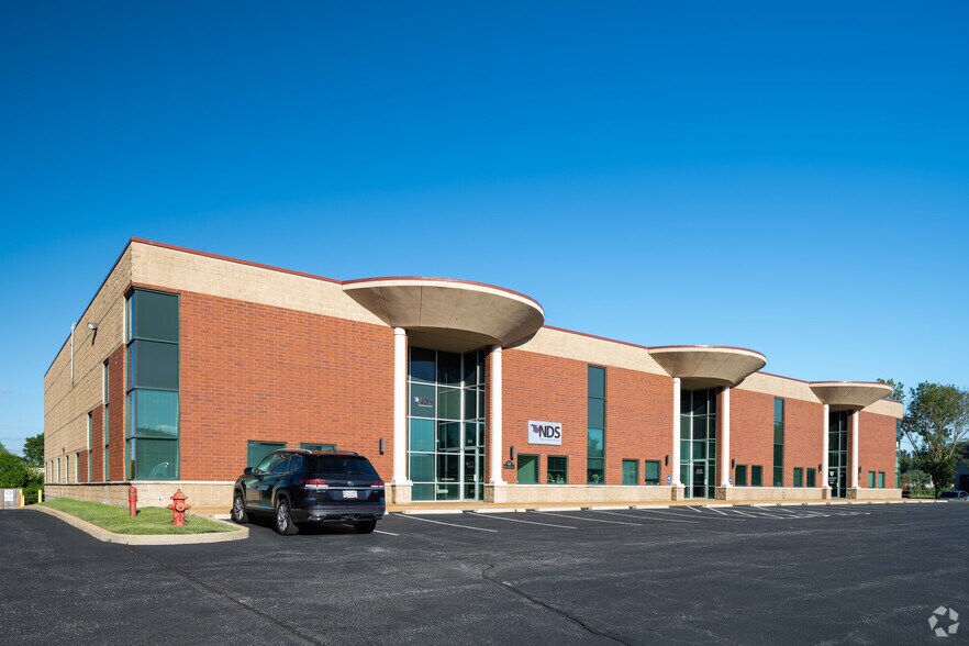 612-616 Trade Center Blvd, Chesterfield, MO à vendre - Photo principale - Image 1 de 6