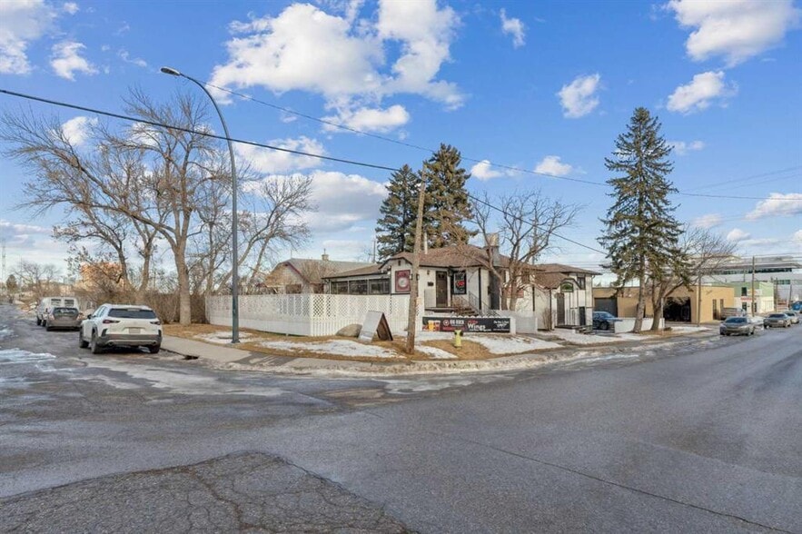 5340 2 St SW, Calgary, AB for sale - Building Photo - Image 2 of 13