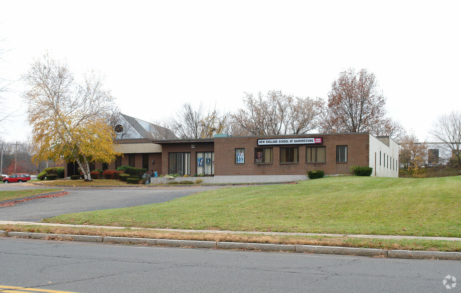 100 Shield St, West Hartford, CT à vendre - Photo principale - Image 1 de 1