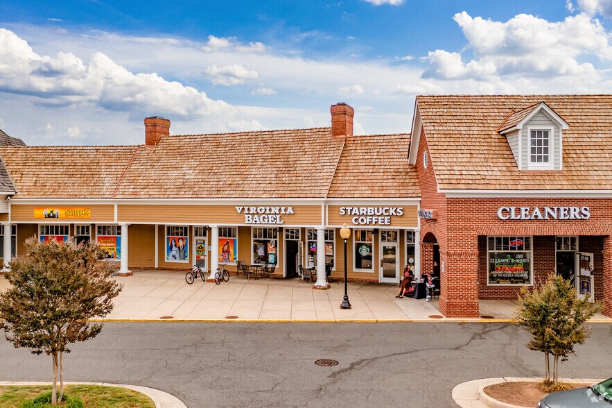 5600-5675 Stone Rd, Centreville, VA à louer - Photo du bâtiment - Image 2 de 7