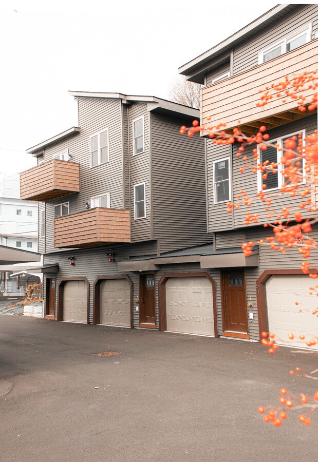 60 Richards St, Worcester, MA 01603 - Unité 5 units - - Photo intérieure - Image 1 of 21