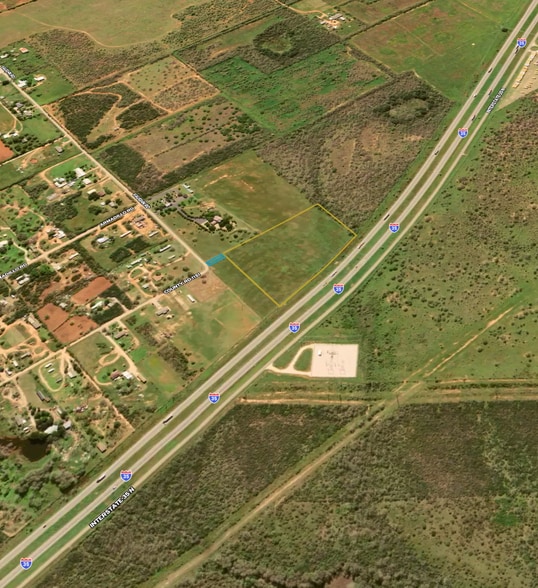 175 County Road 1151, Pearsall, TX for sale - Building Photo - Image 2 of 19