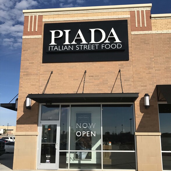 8926 S Broadway Ave, Tyler, TX à louer - Photo du bâtiment - Image 3 de 14