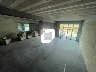 Plus de détails pour Local d'activités à louer