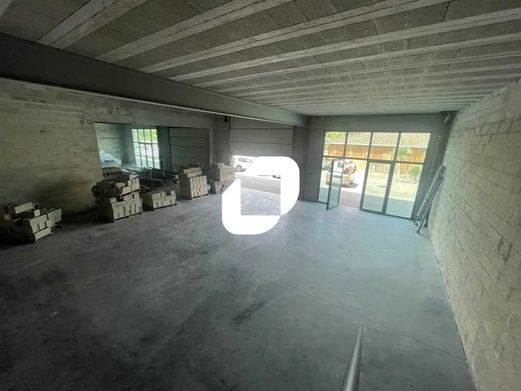 Flex dans SAINT-JEAN-D'ILLAC à louer Photo intérieure- Image 1 de 9