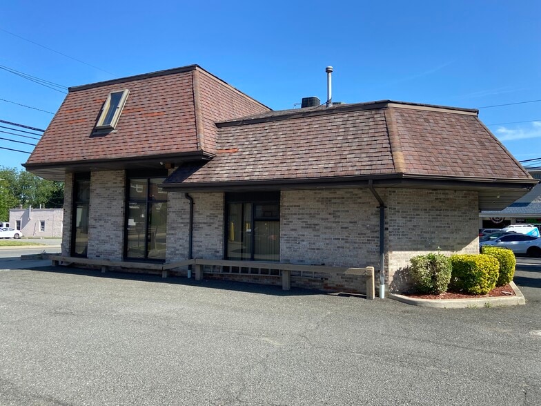 253 S Washington Ave, Bergenfield, NJ à louer - Photo du bâtiment - Image 1 de 3