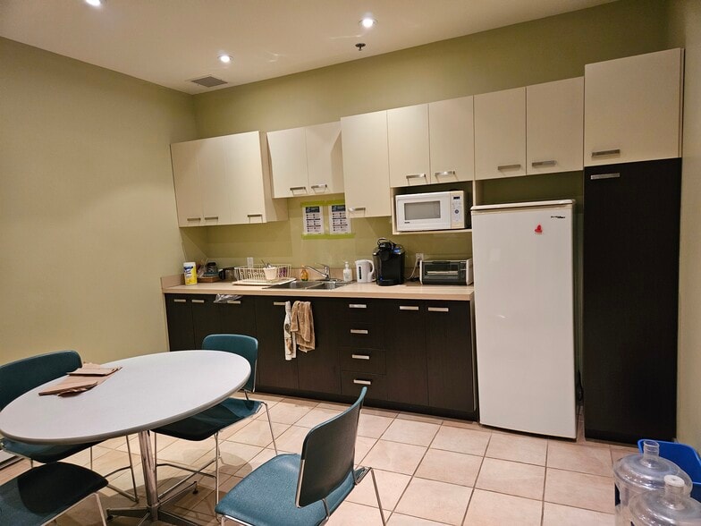 25 Rue Saint-Jacques, Montréal, QC à vendre - Photo du bâtiment - Image 3 de 9