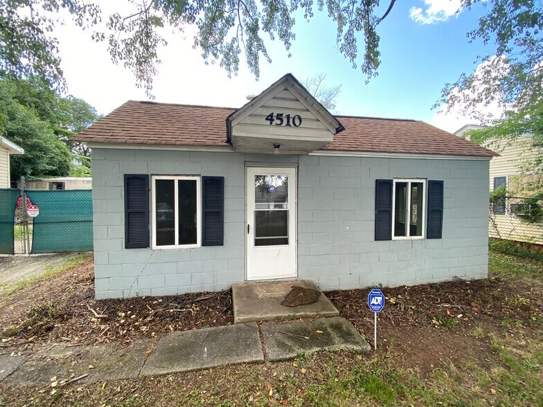 4510 Old Pineville Rd, Charlotte, NC à louer - Photo du bâtiment - Image 3 de 11