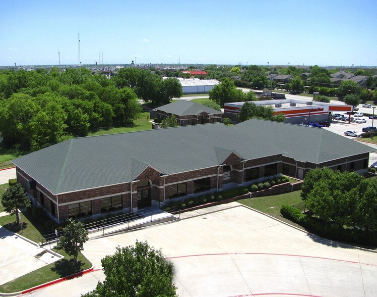 701 Justin Rd, Rockwall, TX à louer - Photo du bâtiment - Image 1 de 6