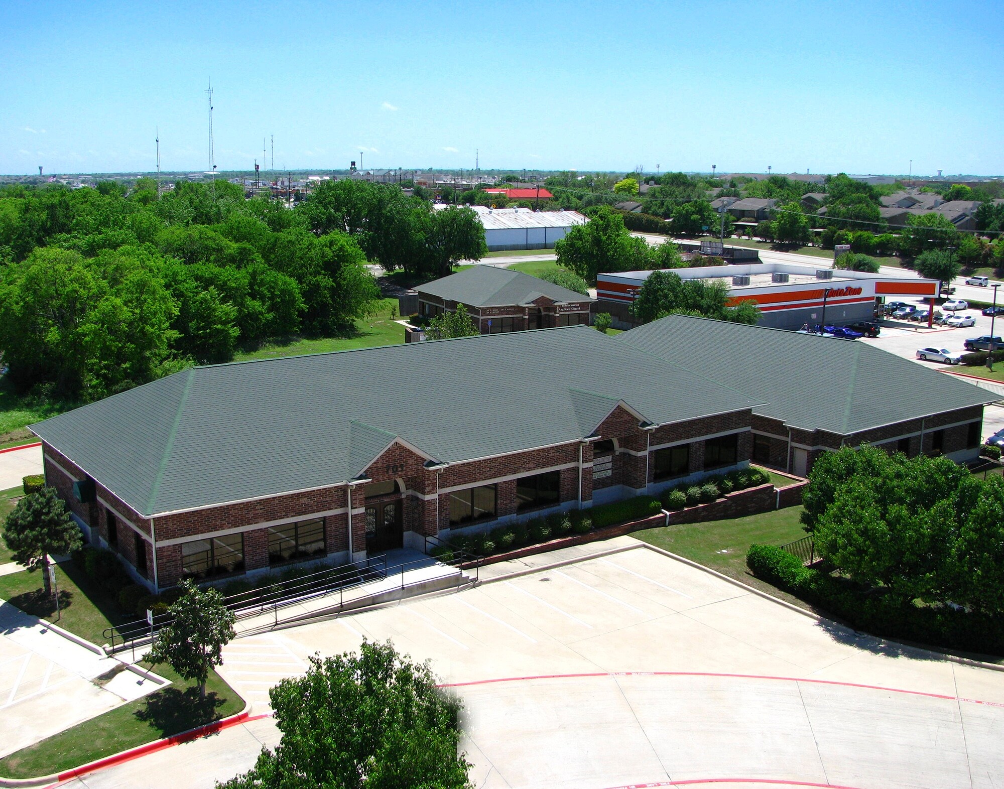 701 Justin Rd, Rockwall, TX à louer Photo du bâtiment- Image 1 de 7