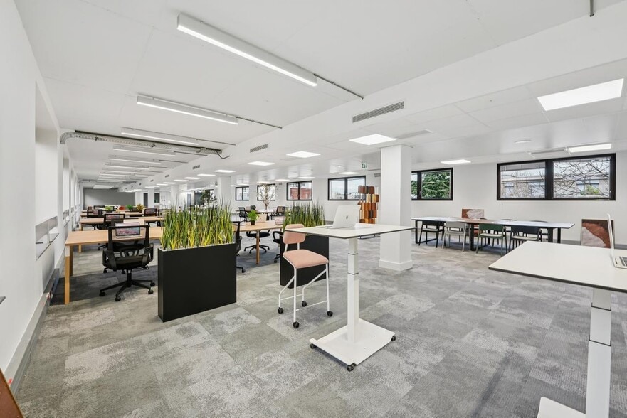 136 Rue Victor Hugo, Levallois-Perret for lease - Interior Photo - Image 2 of 14