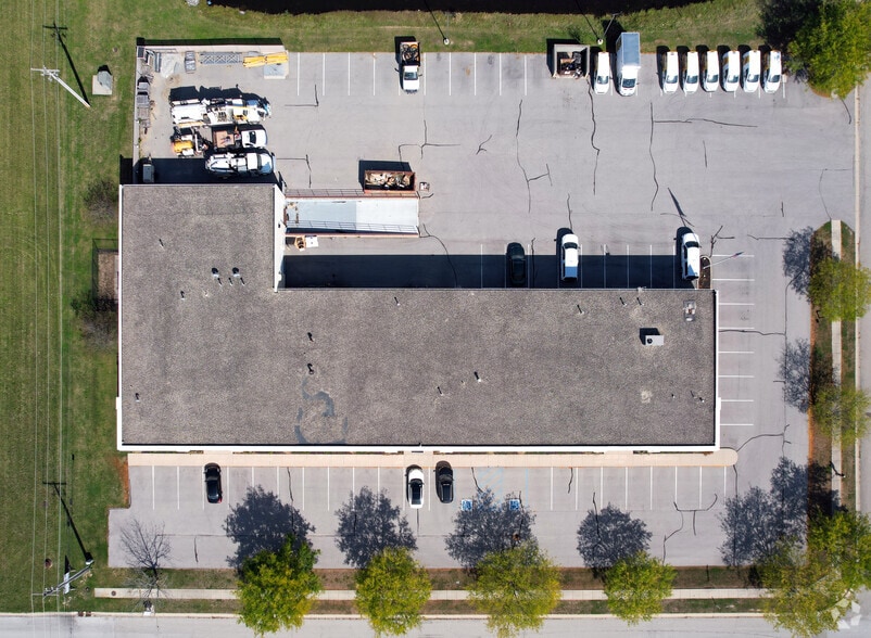 750 Patrick Pl, Brownsburg, IN for lease - Building Photo - Image 2 of 7