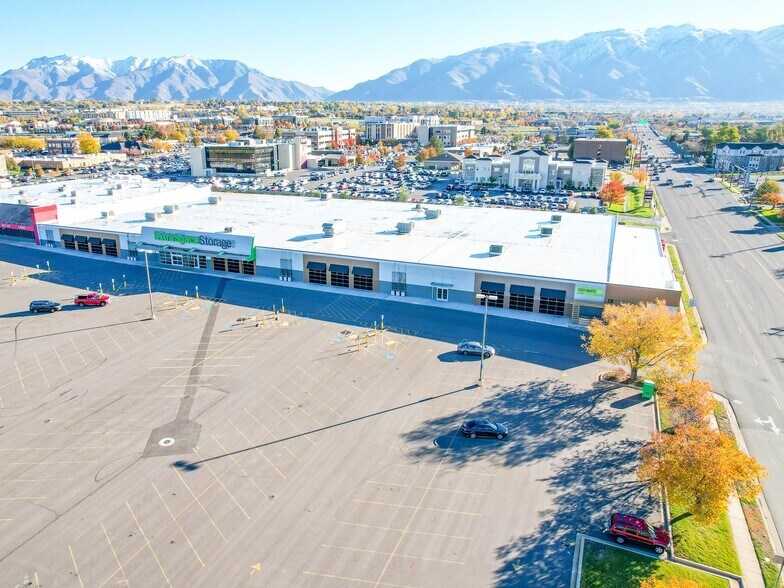 2010 N Main St, Layton, UT à louer - Photo du bâtiment - Image 2 de 7