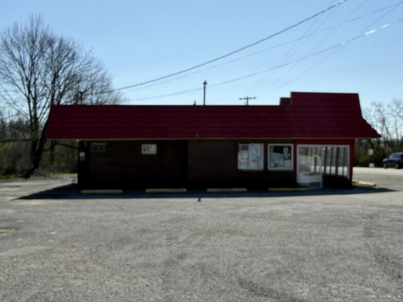 1745 N Main Street Ext, Butler, PA à vendre - Photo du bâtiment - Image 2 de 4