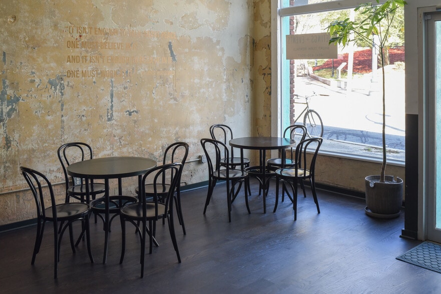 145 Auburn Ave NE, Atlanta, GA à louer - Photo du bâtiment - Image 3 de 16