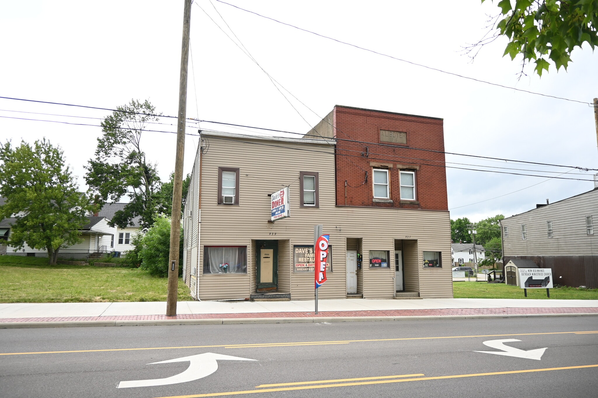 937 W Wooster Rd, Barberton, OH à vendre Photo du bâtiment- Image 1 de 36