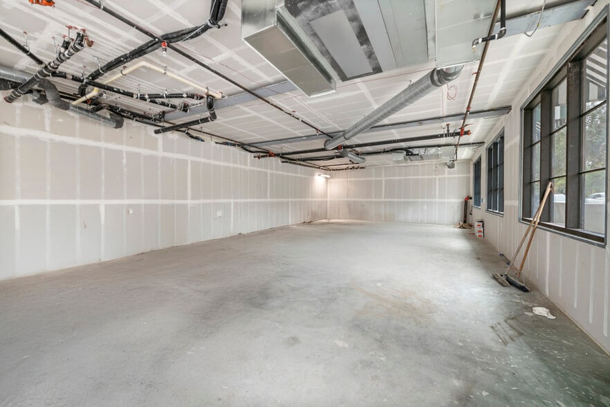 6320 Garvanza Ave, Los Angeles, CA for lease - Building Photo - Image 3 of 4