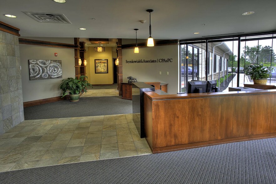 6325 Main St, Buffalo, NY for lease - Lobby - Image 3 of 5