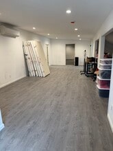 533 Montauk Hwy, East Moriches, NY à louer Photo intérieure- Image 2 de 8