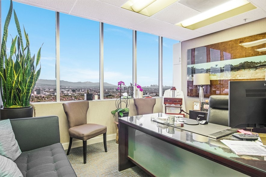 2080 Century Park E, Los Angeles, CA for lease - Interior Photo - Image 2 of 38